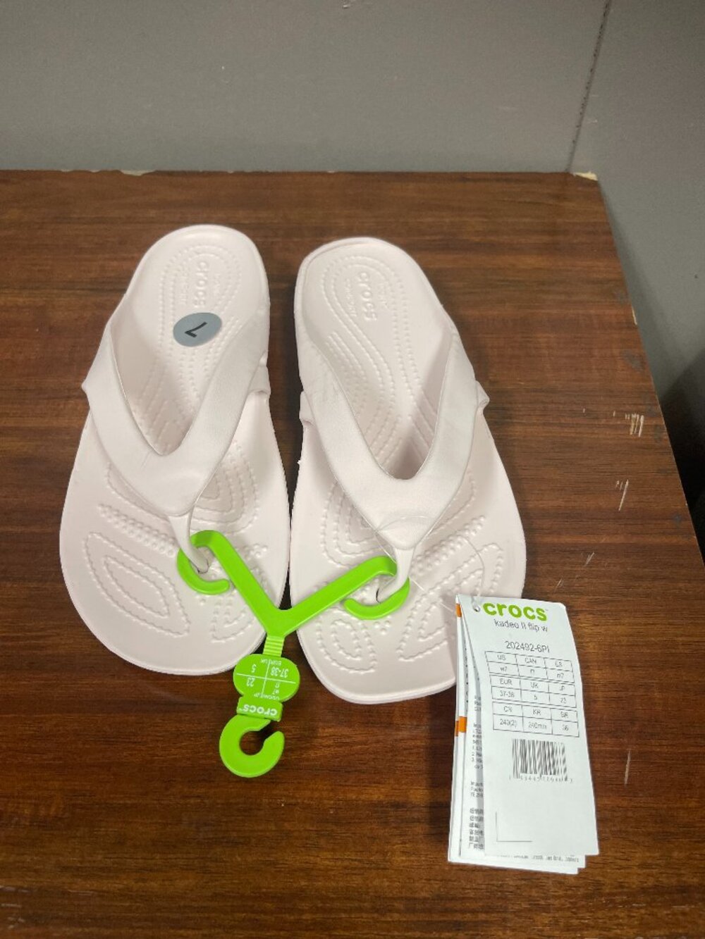 Crocs Kadee II Flip Flops Sandals Baby Pink Womens Size 7